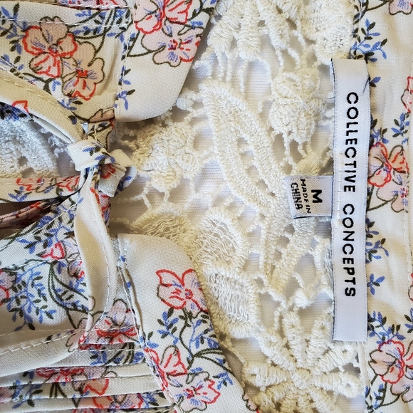Collective Concepts | Flowy Floral Top with Lace - Picture 6 of 8
